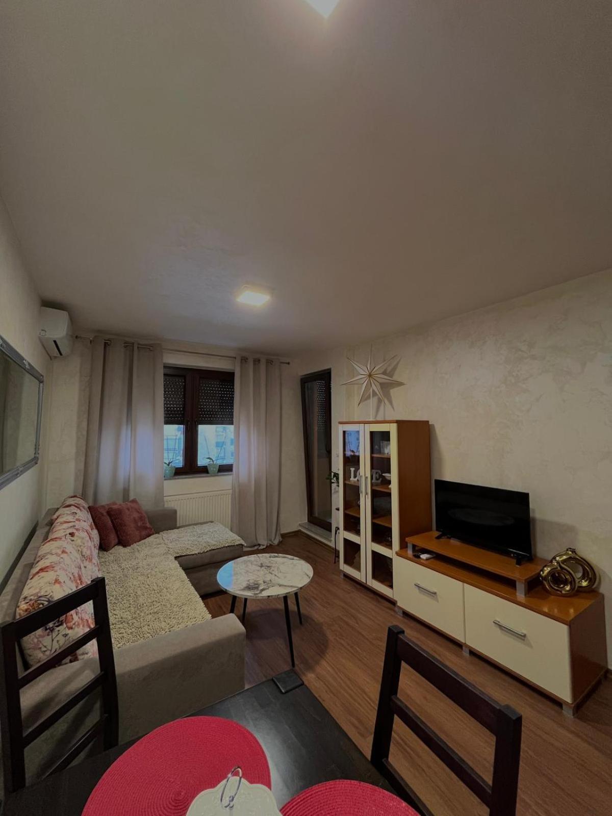 Apartman Basic Doboj Exteriör bild